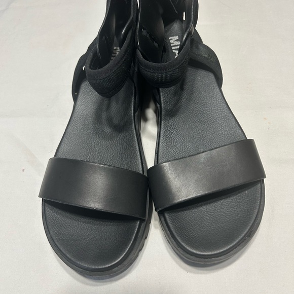 MIA Women's Black Strappy Sandals - Picture 1 of 7